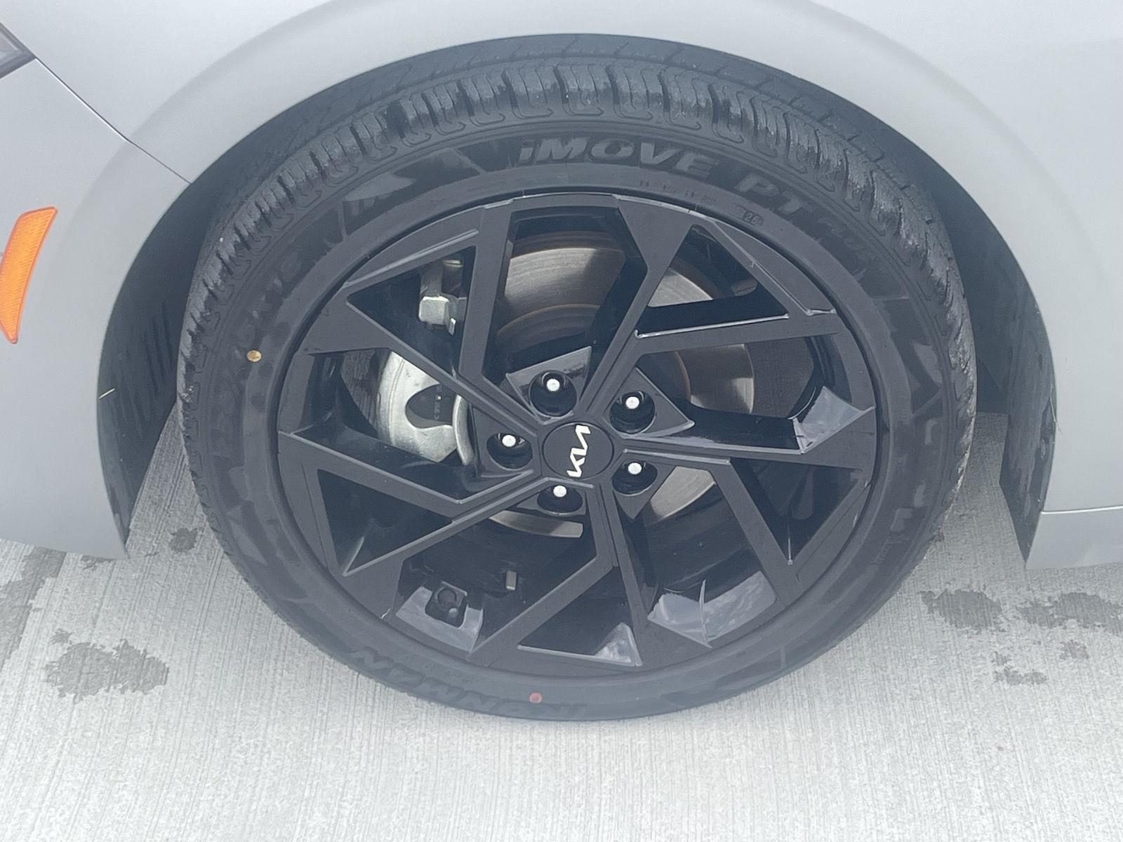 Vehicle photo 10