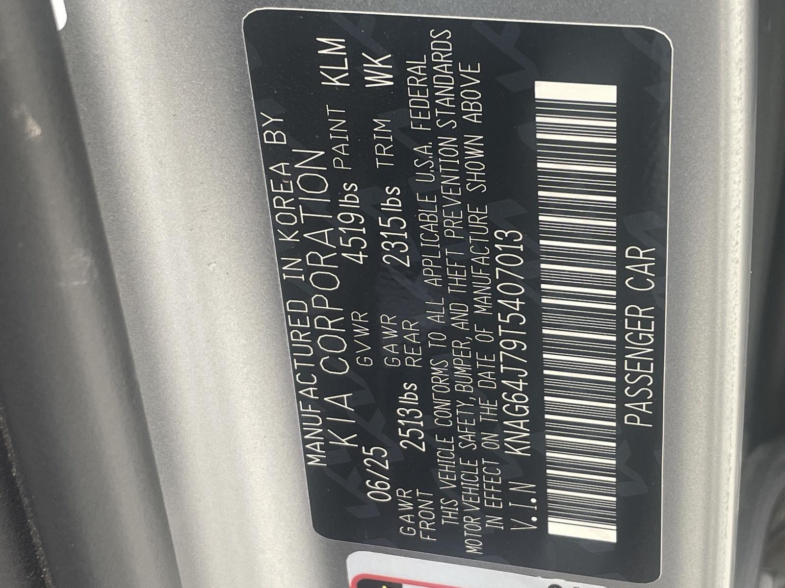 Vehicle photo 11