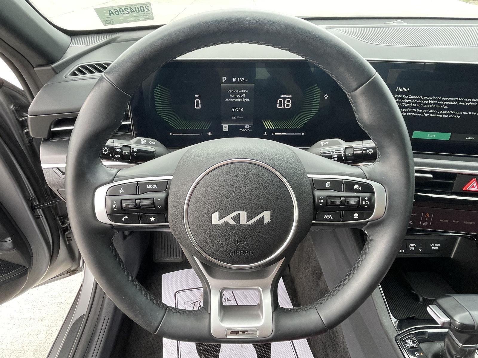 Vehicle photo 13