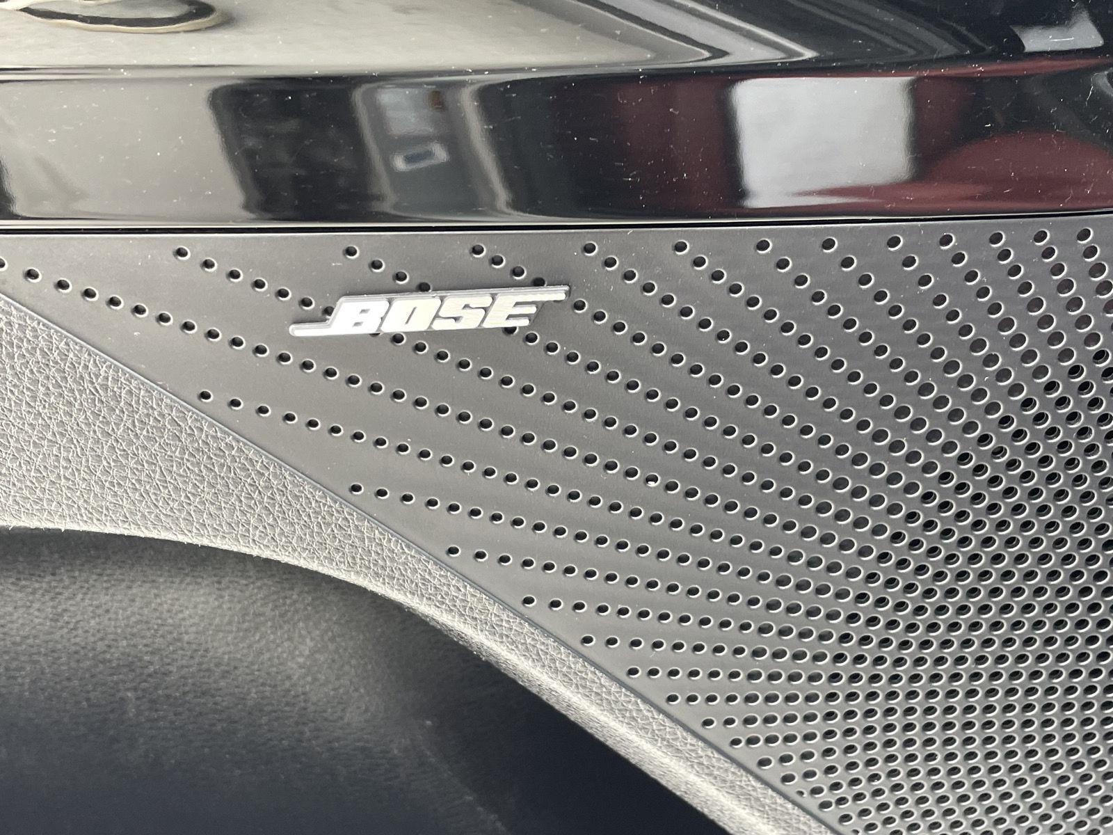 Vehicle photo 14