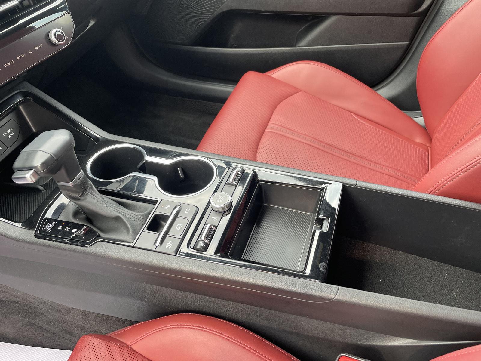 Vehicle photo 16
