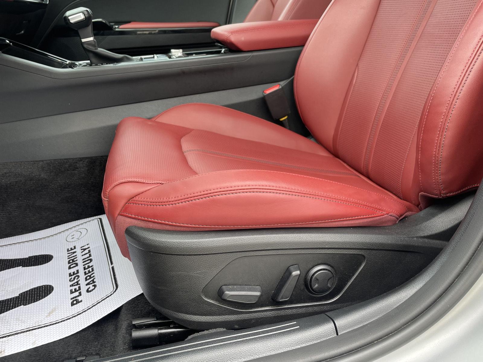 Vehicle photo 18