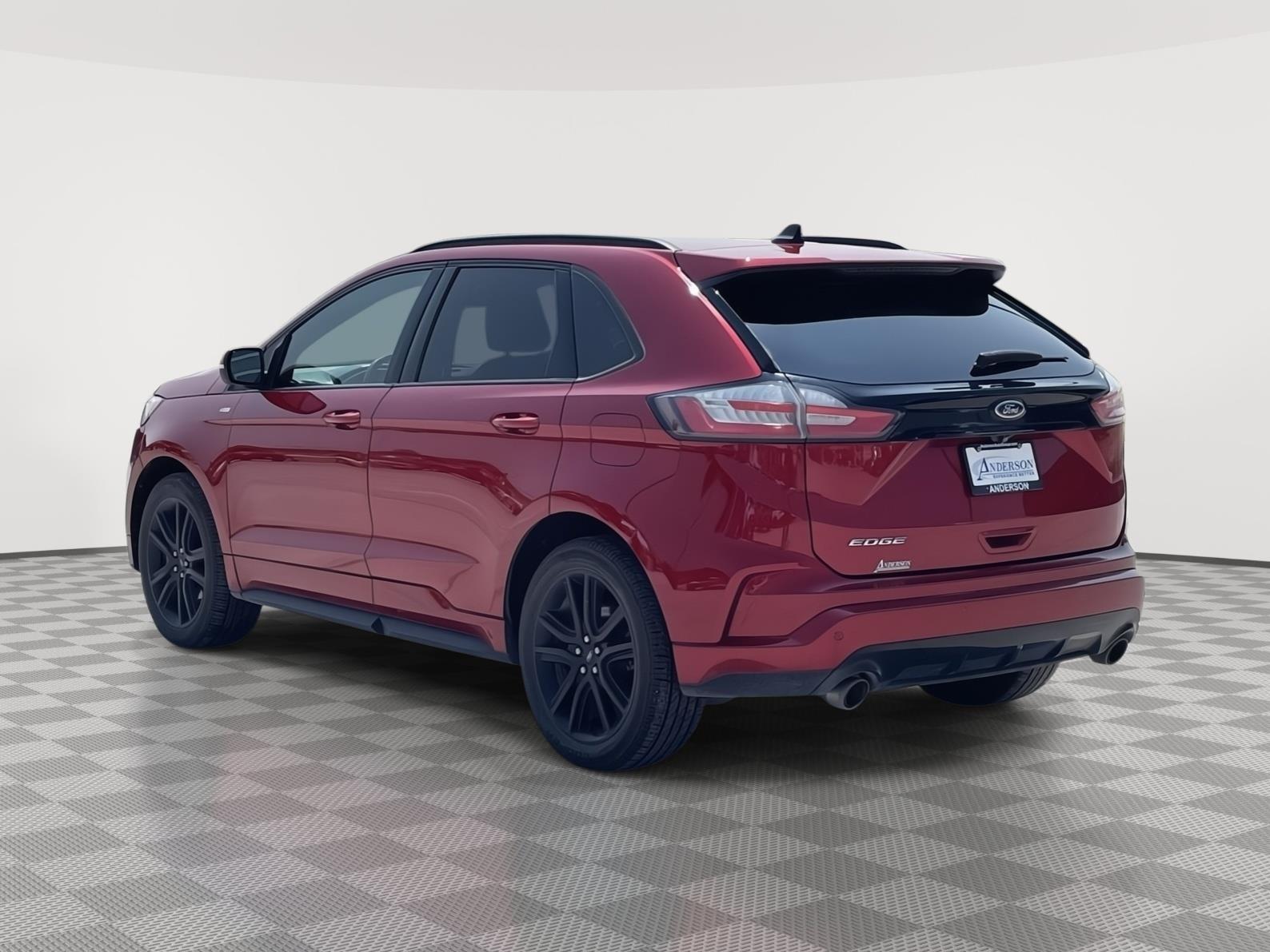 Vehicle photo 4