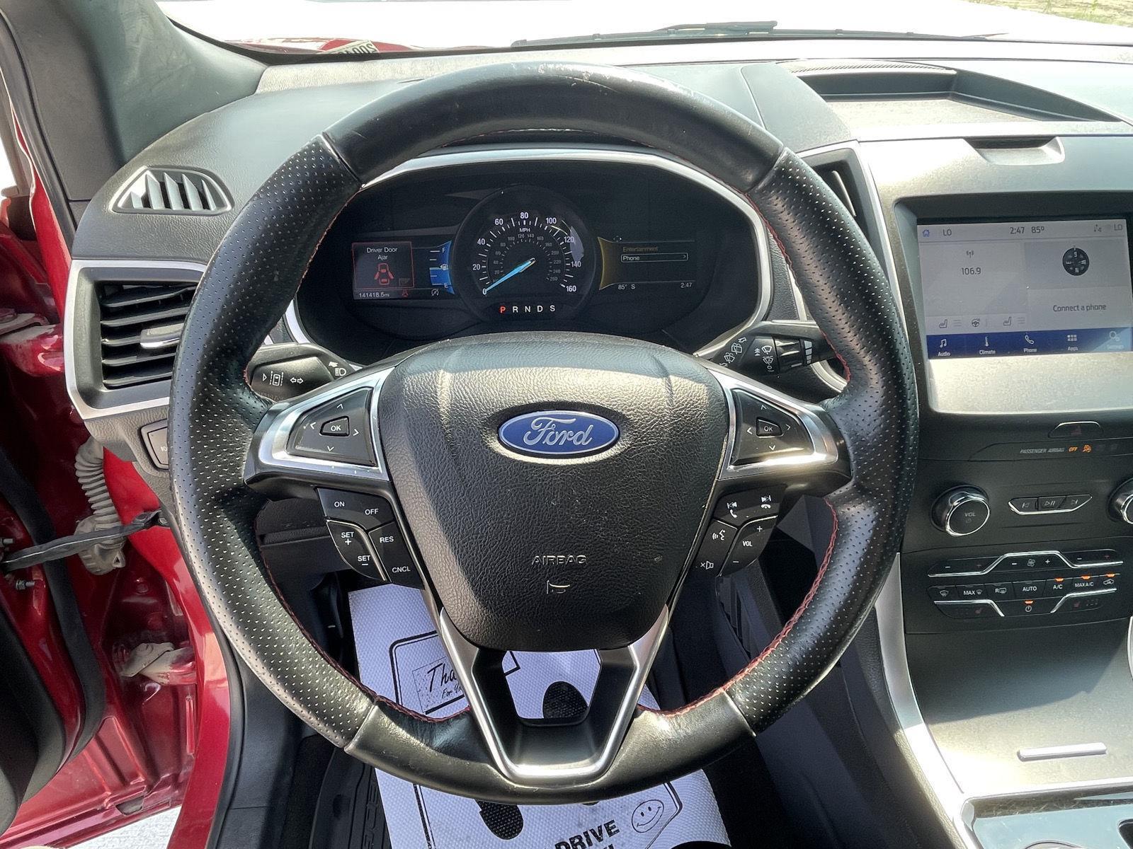 Vehicle photo 13