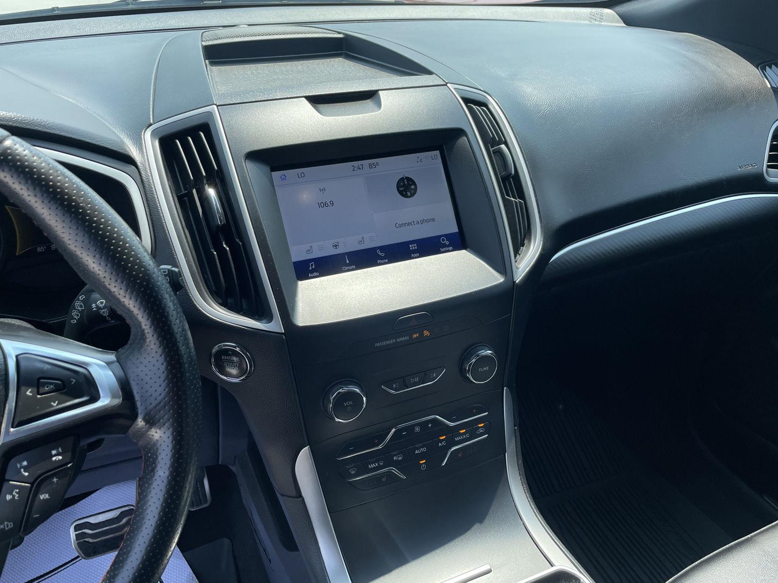 Vehicle photo 14