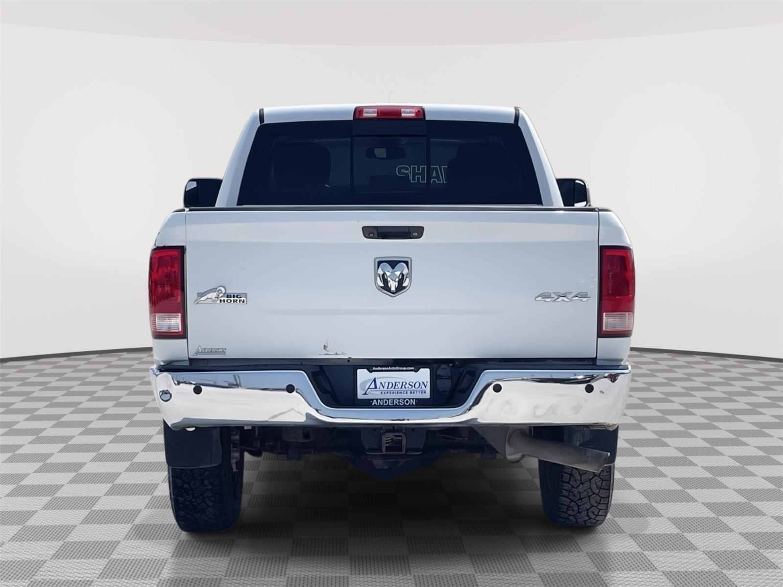 Vehicle photo 5