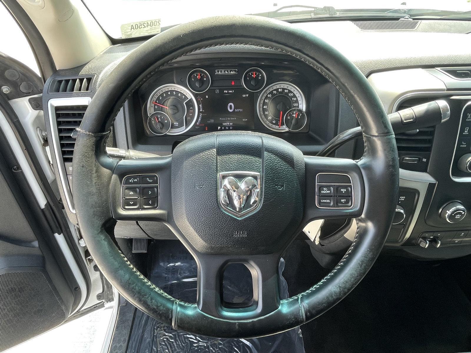 Vehicle photo 13