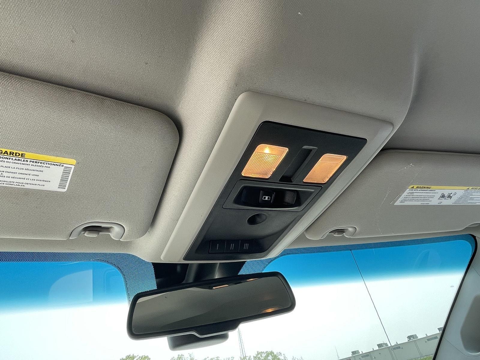 Vehicle photo 16