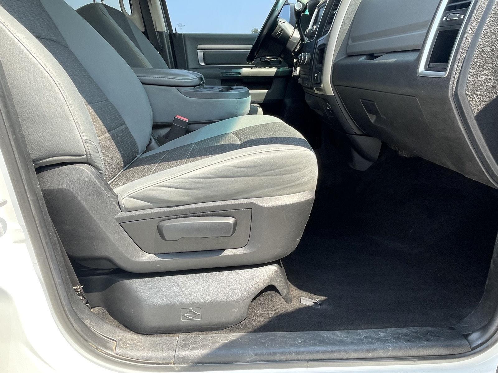 Vehicle photo 20