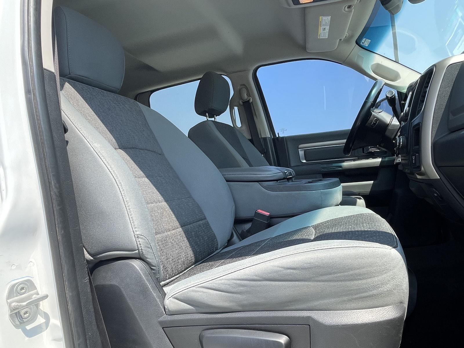 Vehicle photo 21