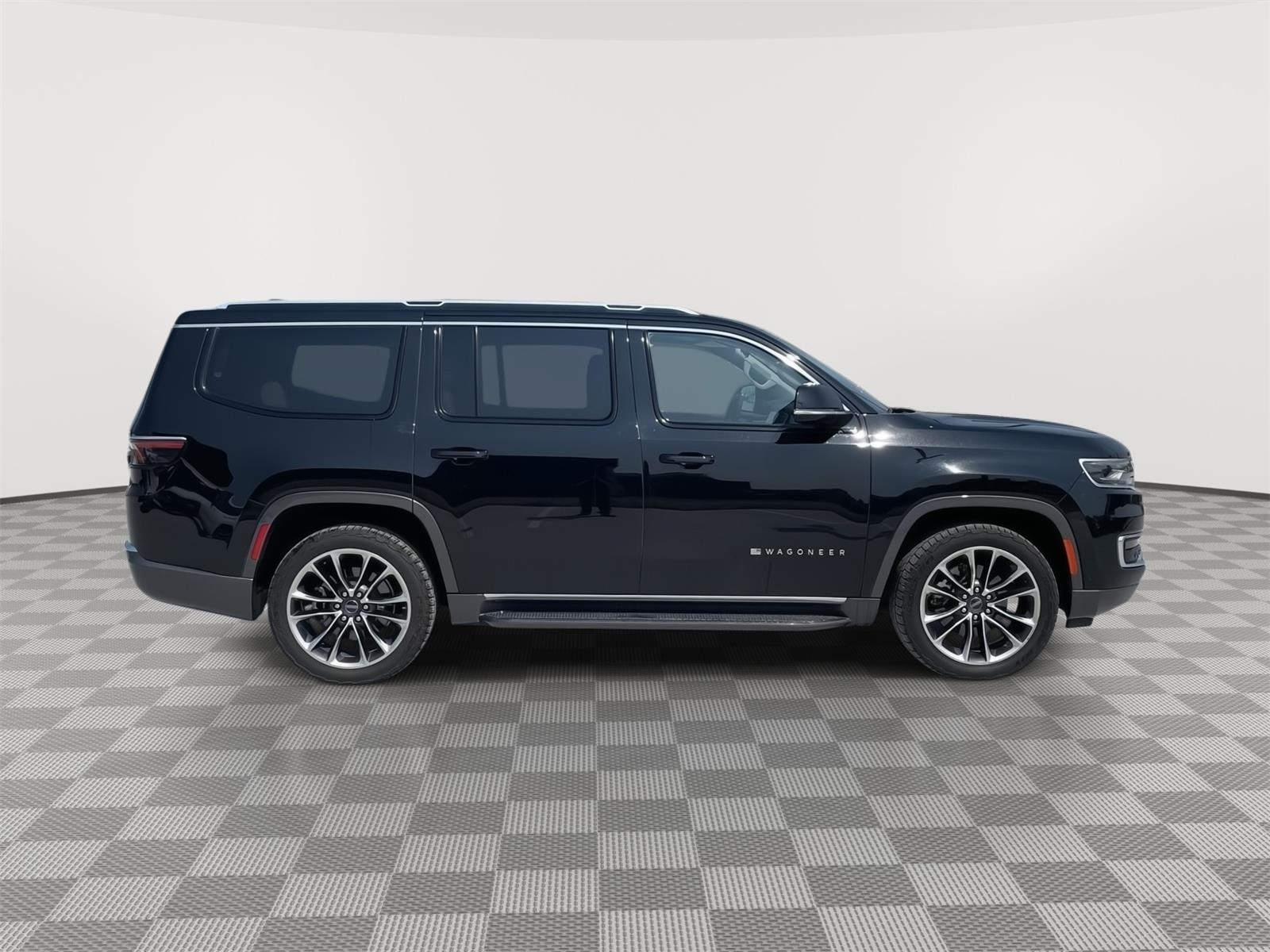 Vehicle photo 7