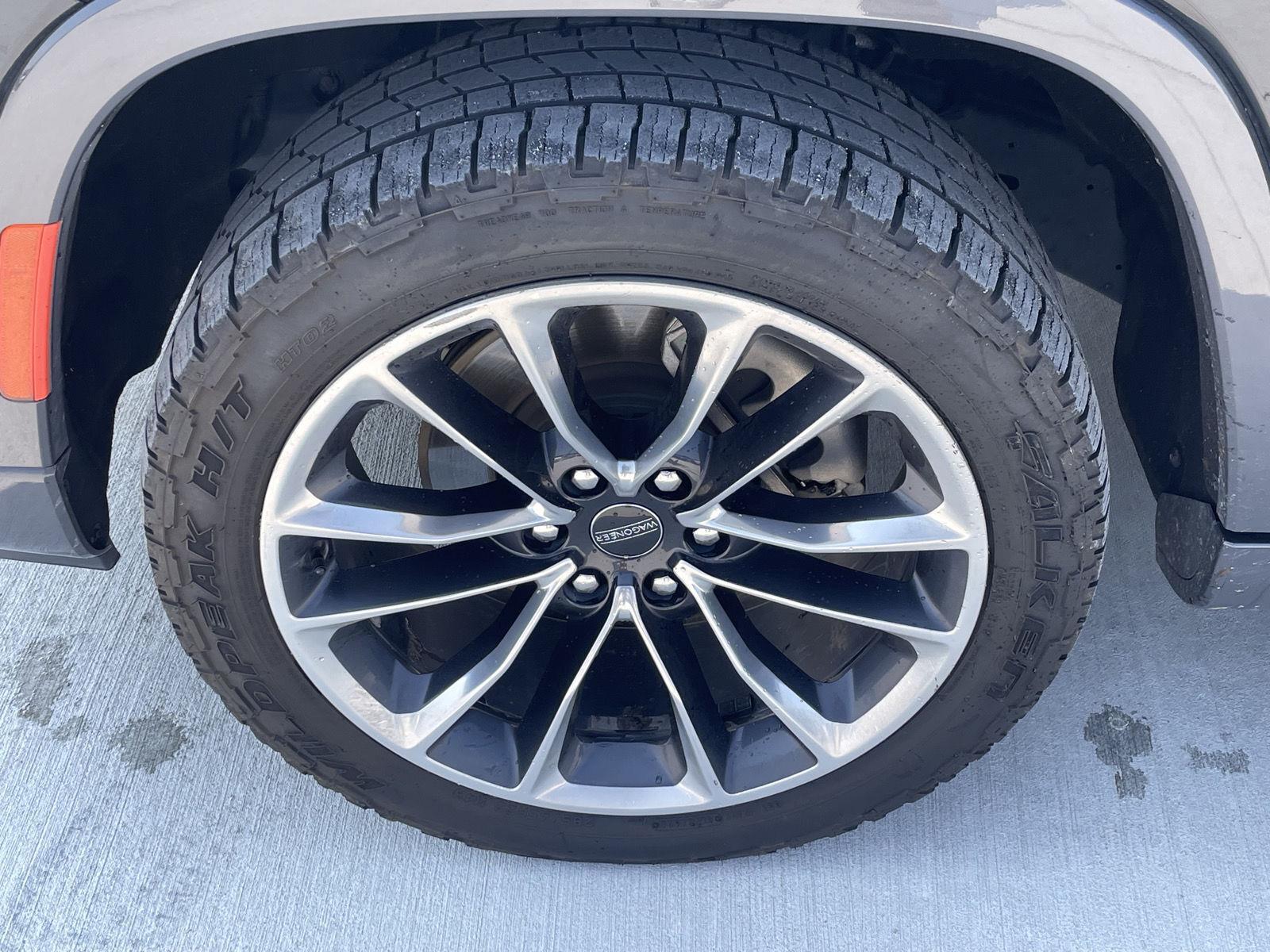 Vehicle photo 10