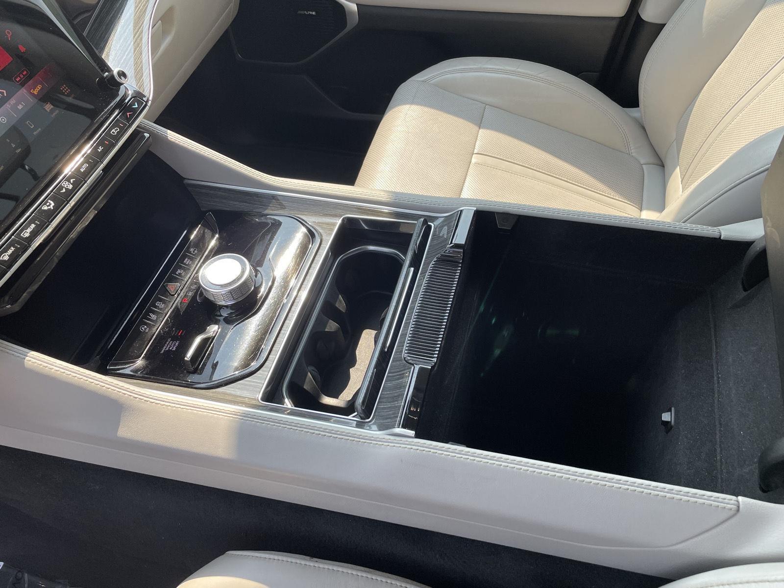 Vehicle photo 16