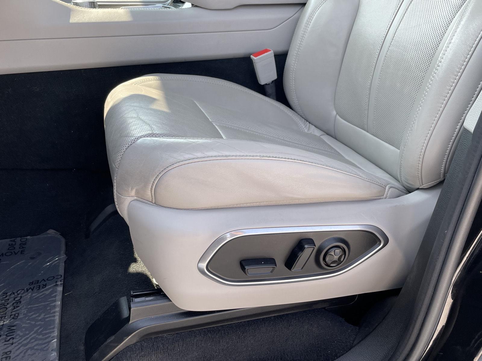 Vehicle photo 18