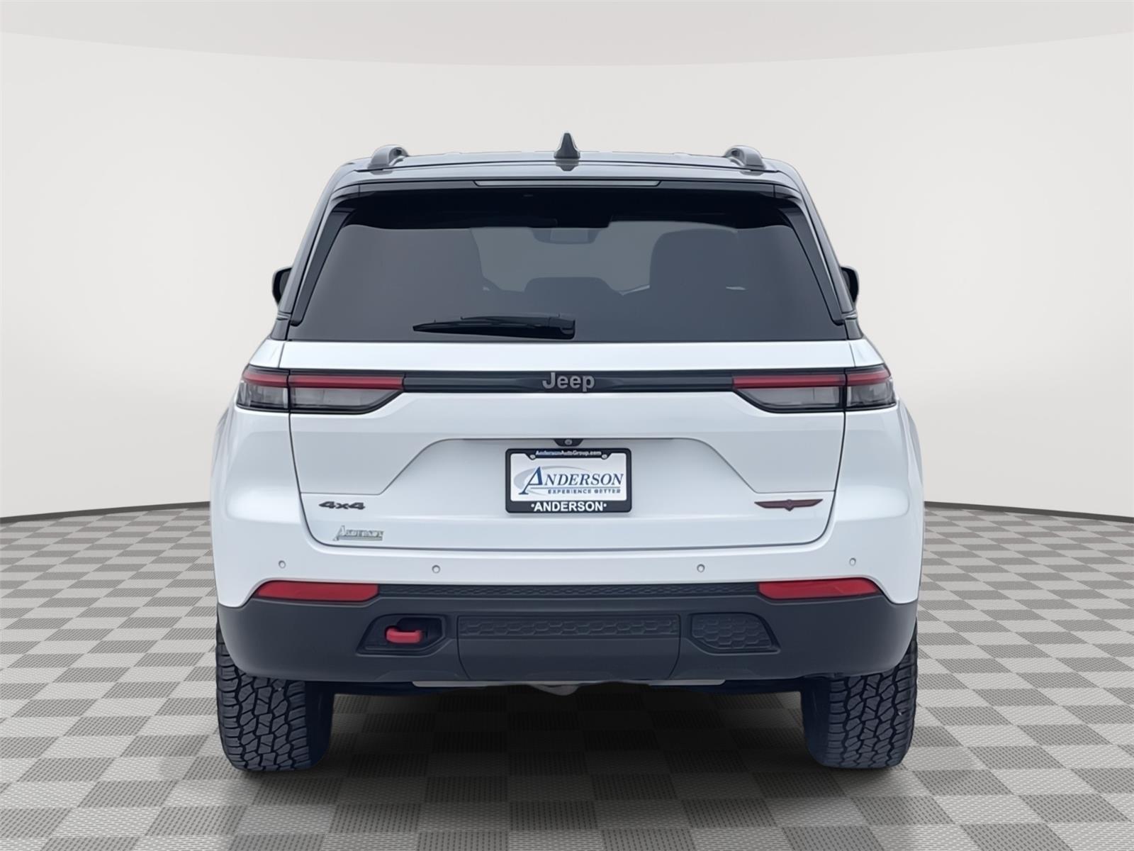 Vehicle photo 5