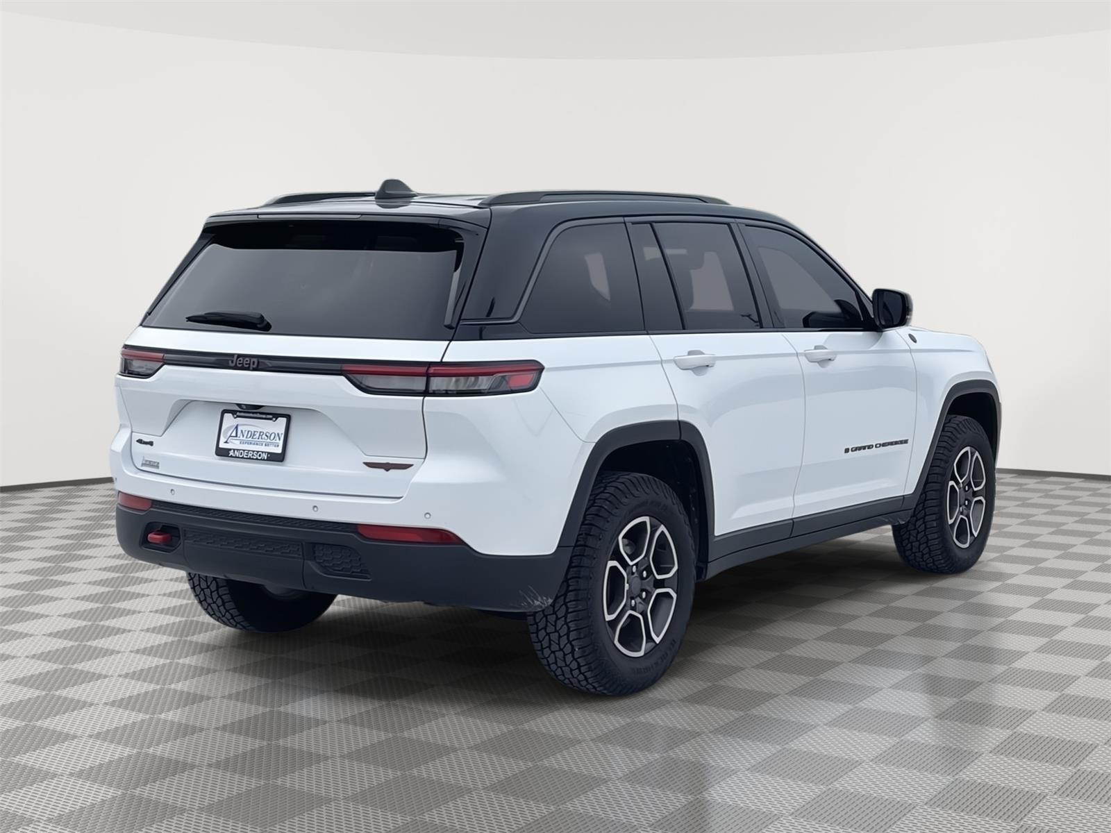 Vehicle photo 6