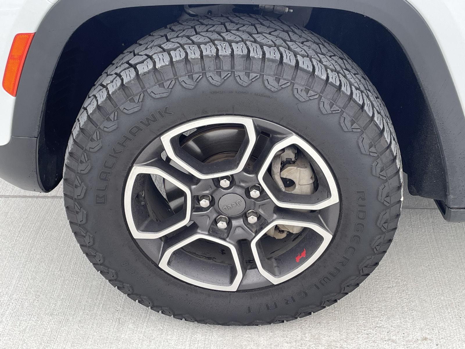 Vehicle photo 10