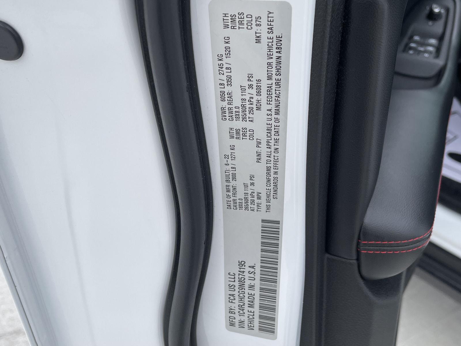 Vehicle photo 11