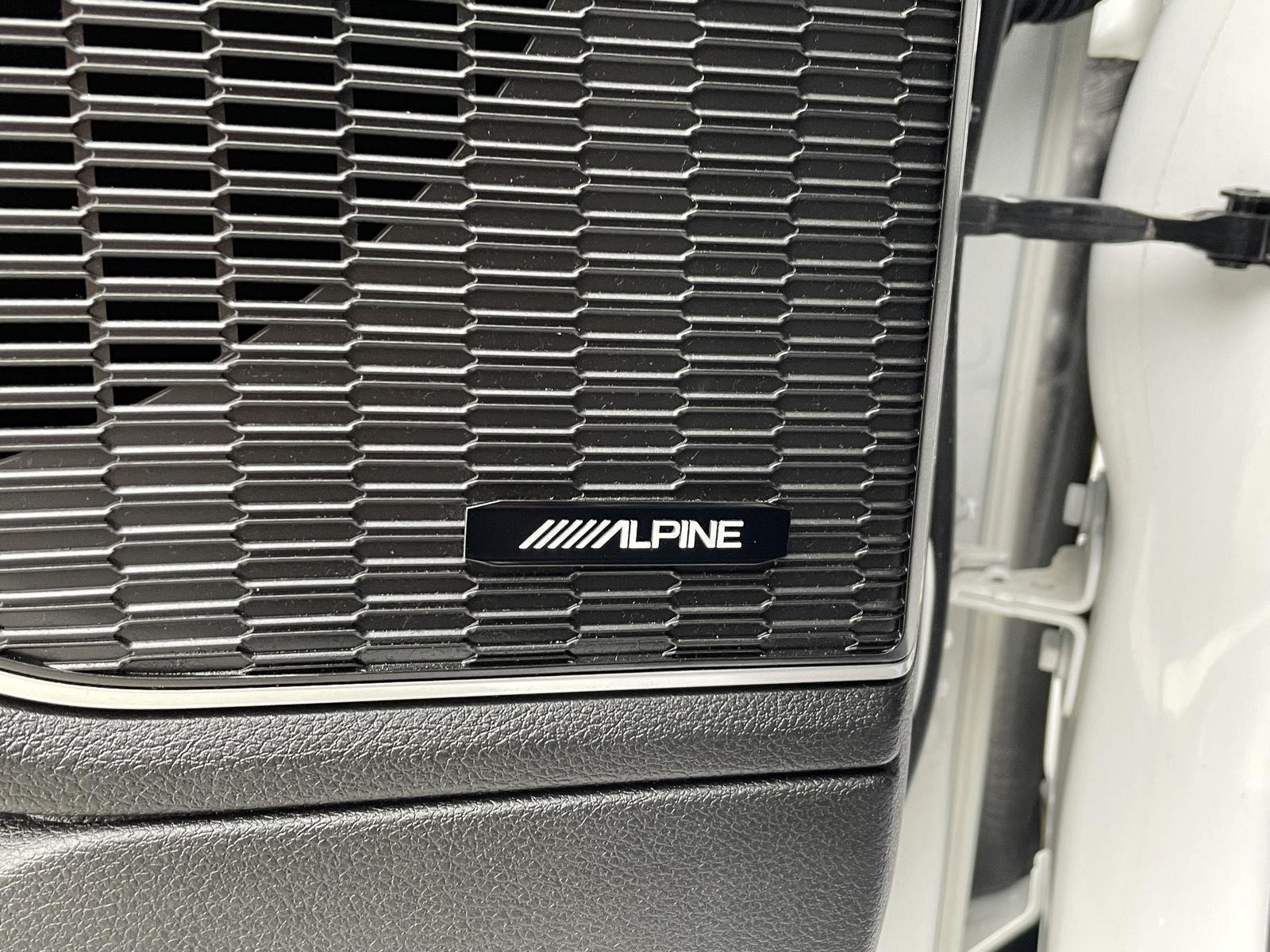 Vehicle photo 14