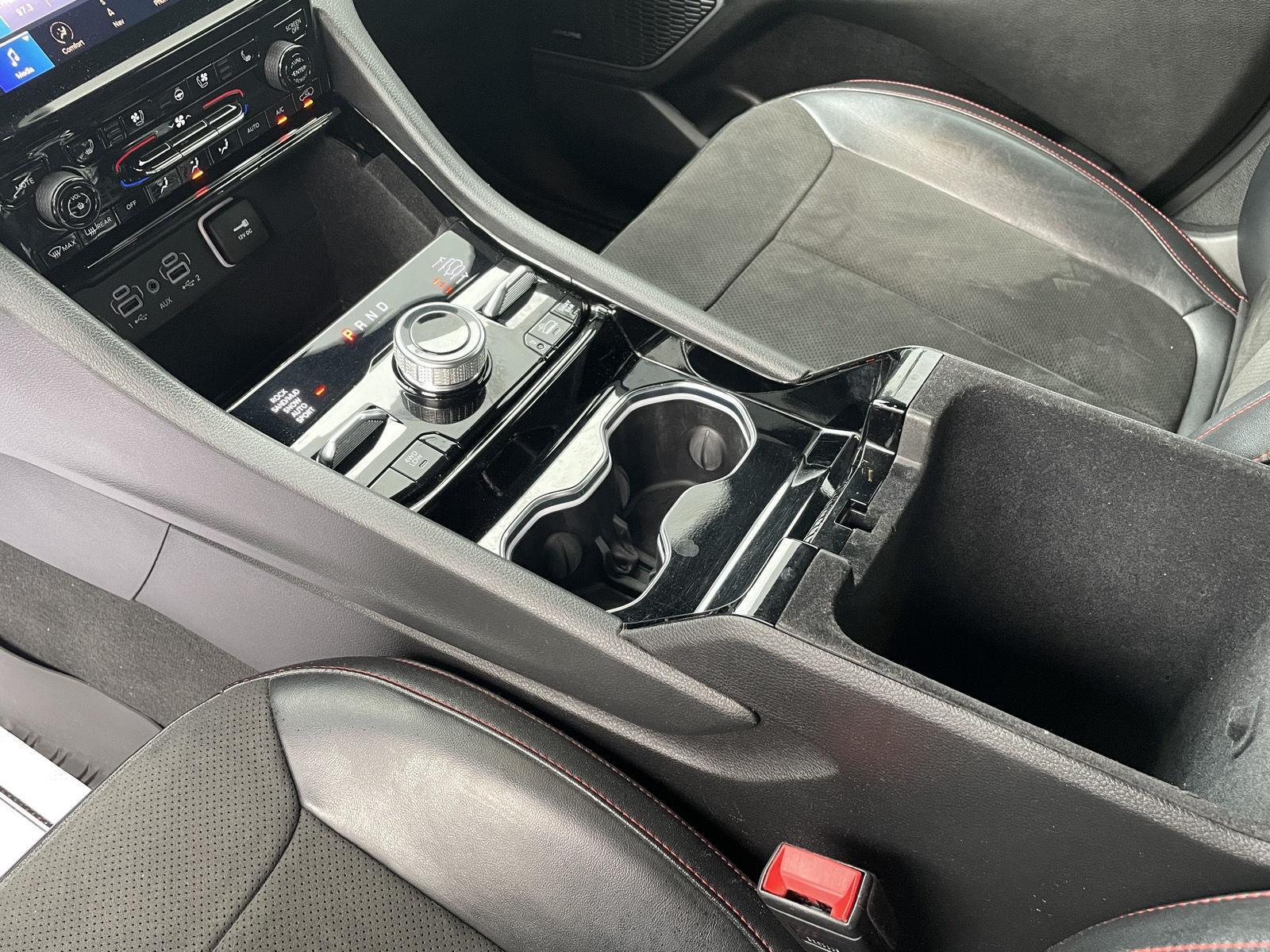 Vehicle photo 16