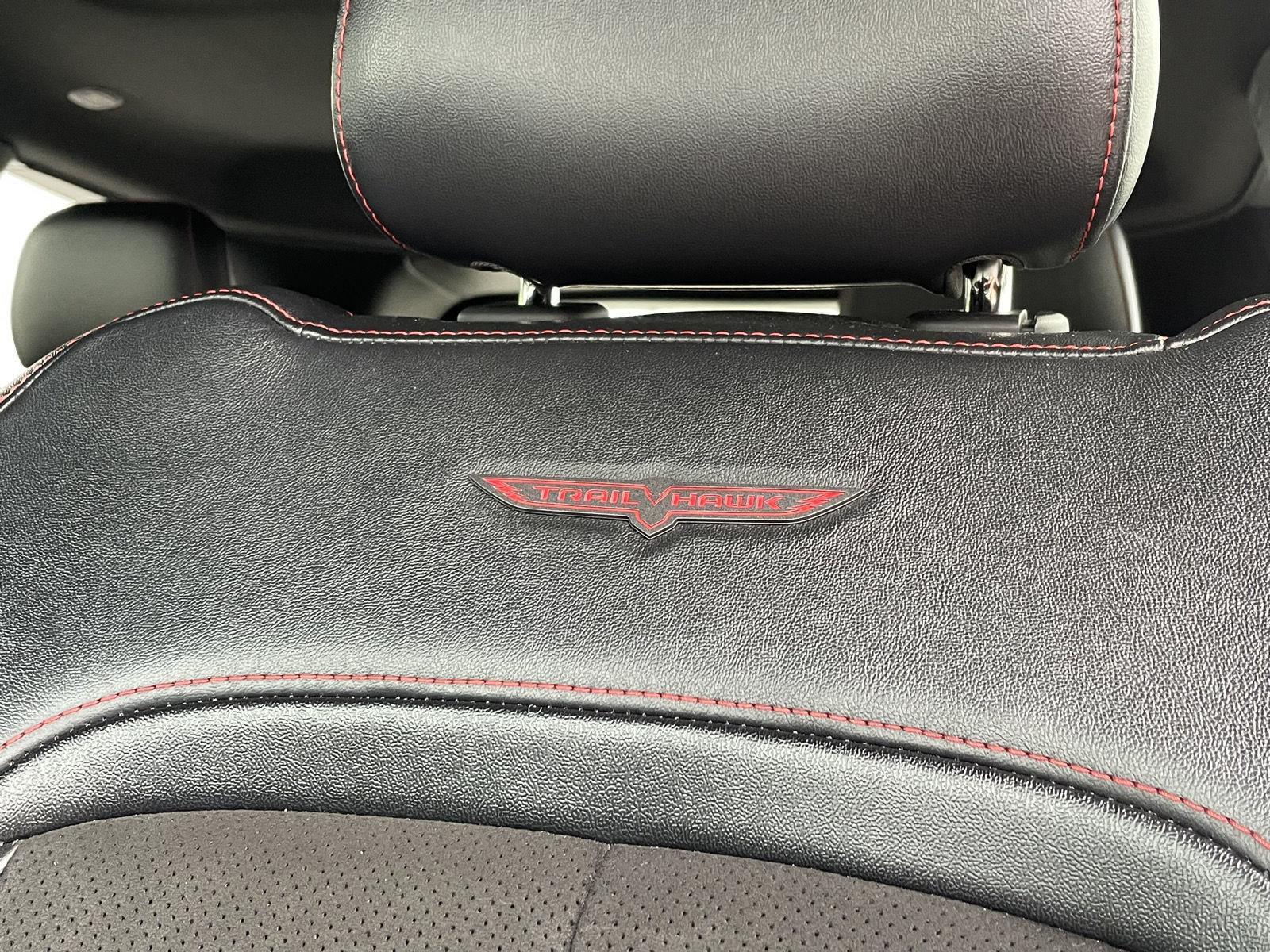 Vehicle photo 19