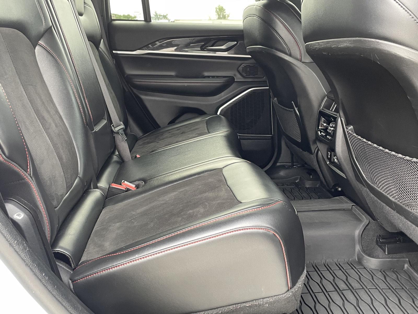 Vehicle photo 20