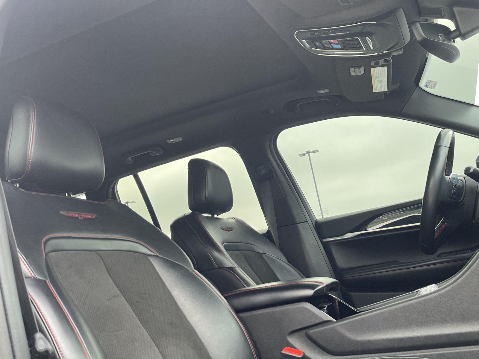 Vehicle photo 23