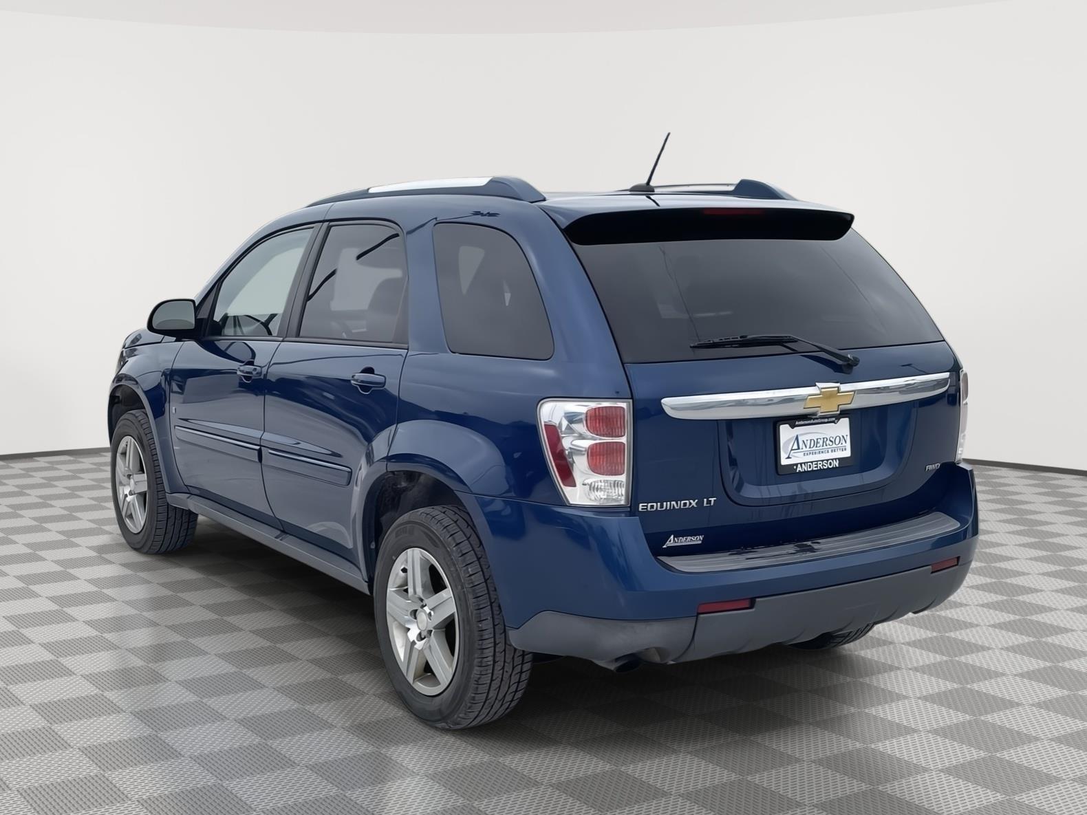 Vehicle photo 4