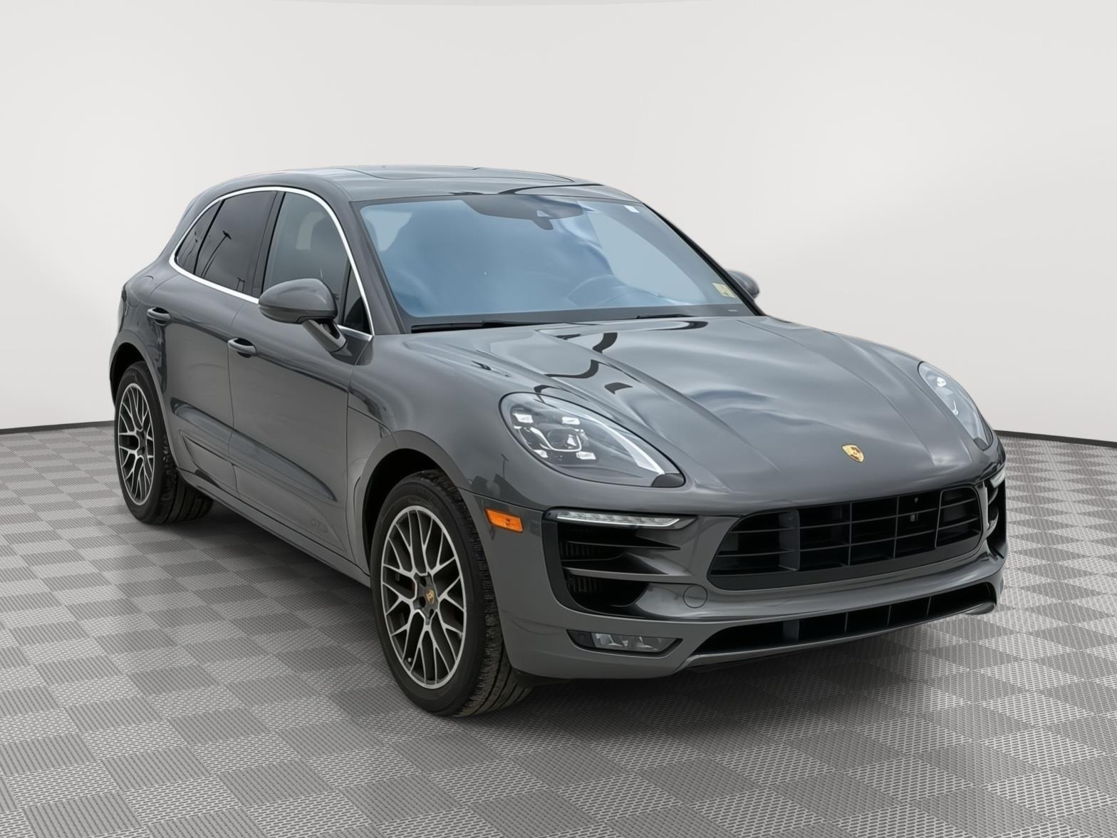 Vehicle photo 8