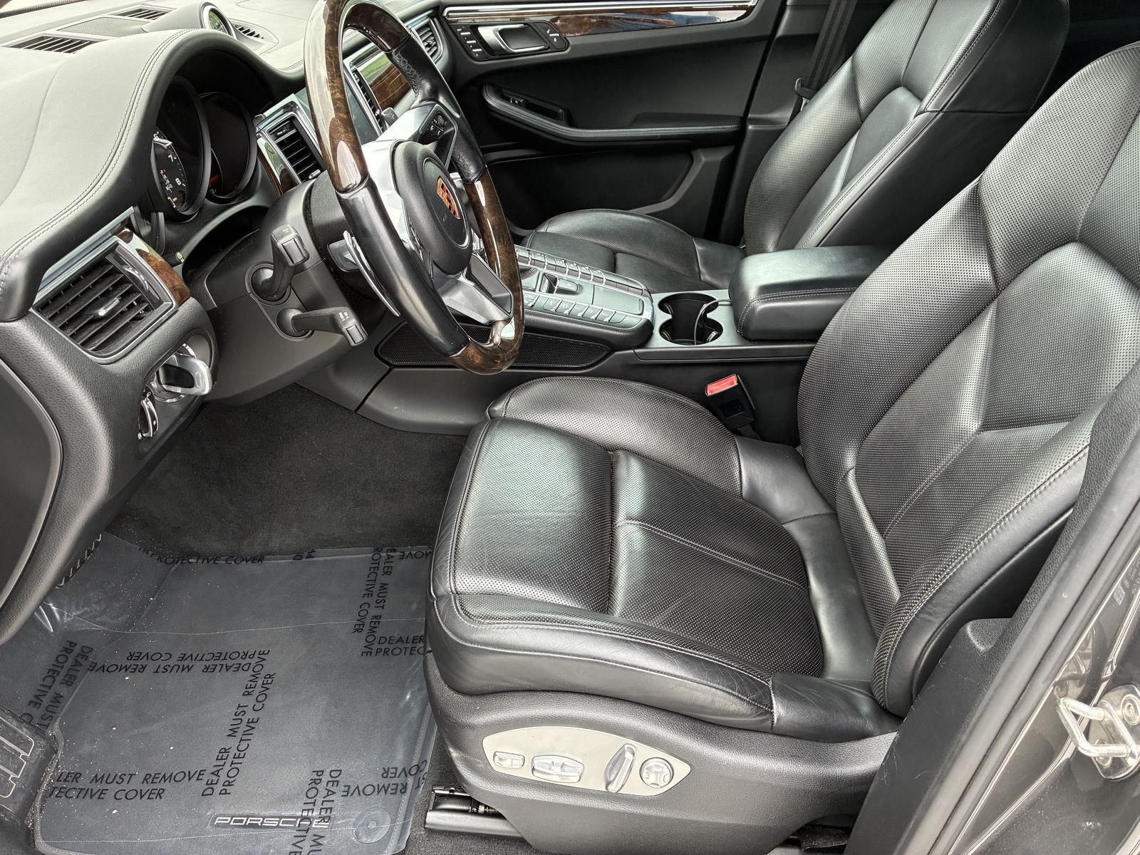 Vehicle photo 11