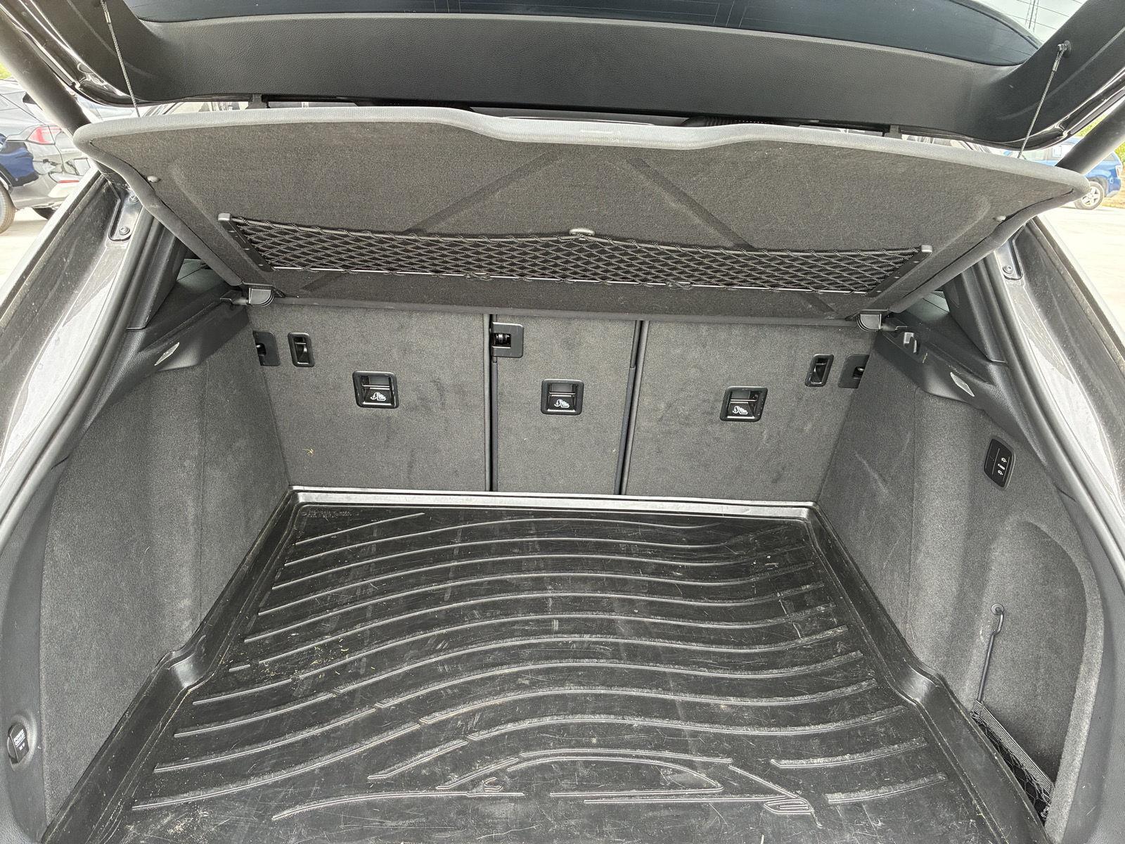 Vehicle photo 15