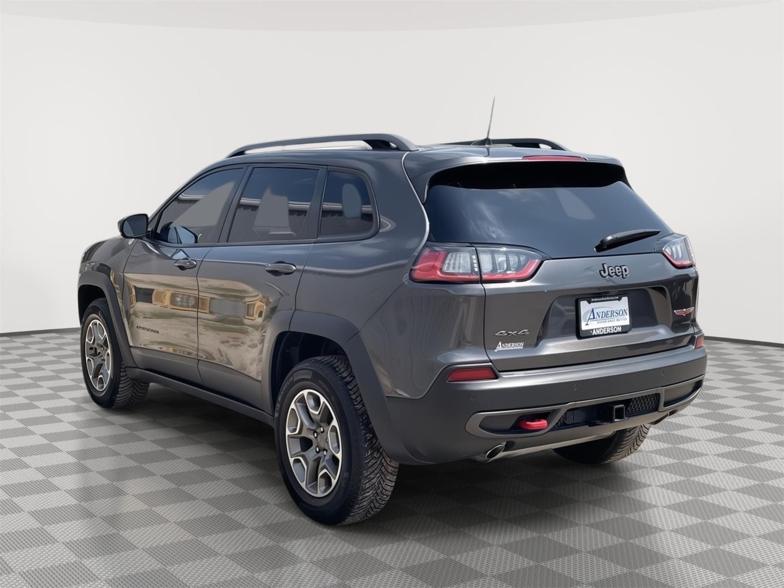 Vehicle photo 4