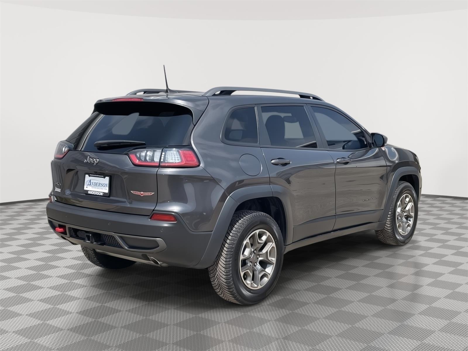 Vehicle photo 6