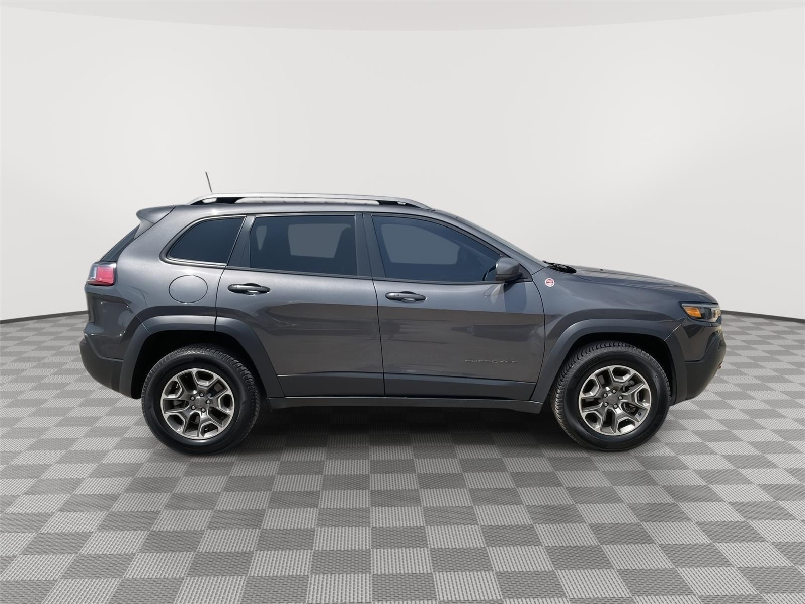 Vehicle photo 7