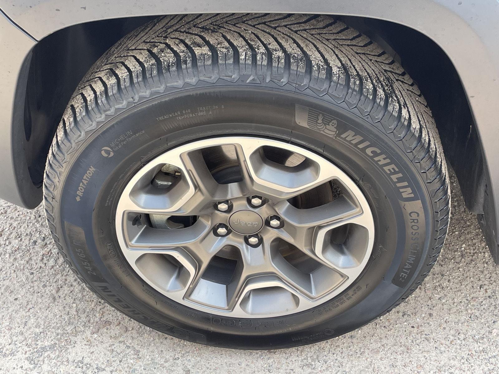 Vehicle photo 10