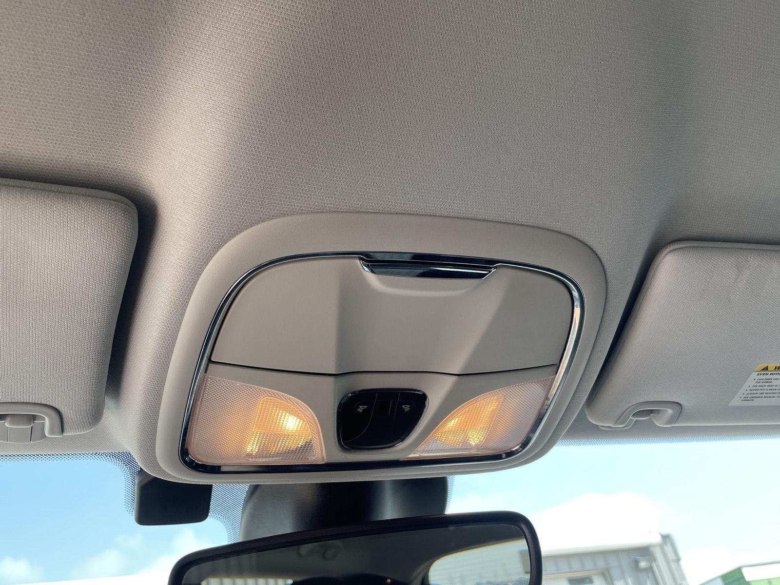 Vehicle photo 16