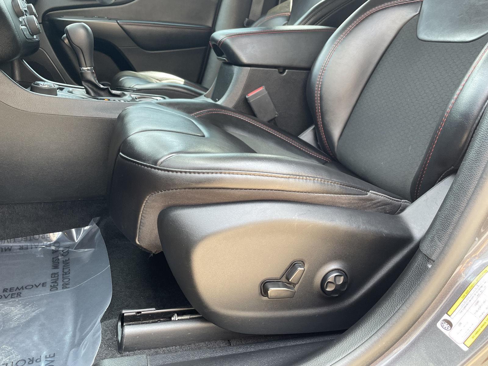 Vehicle photo 17