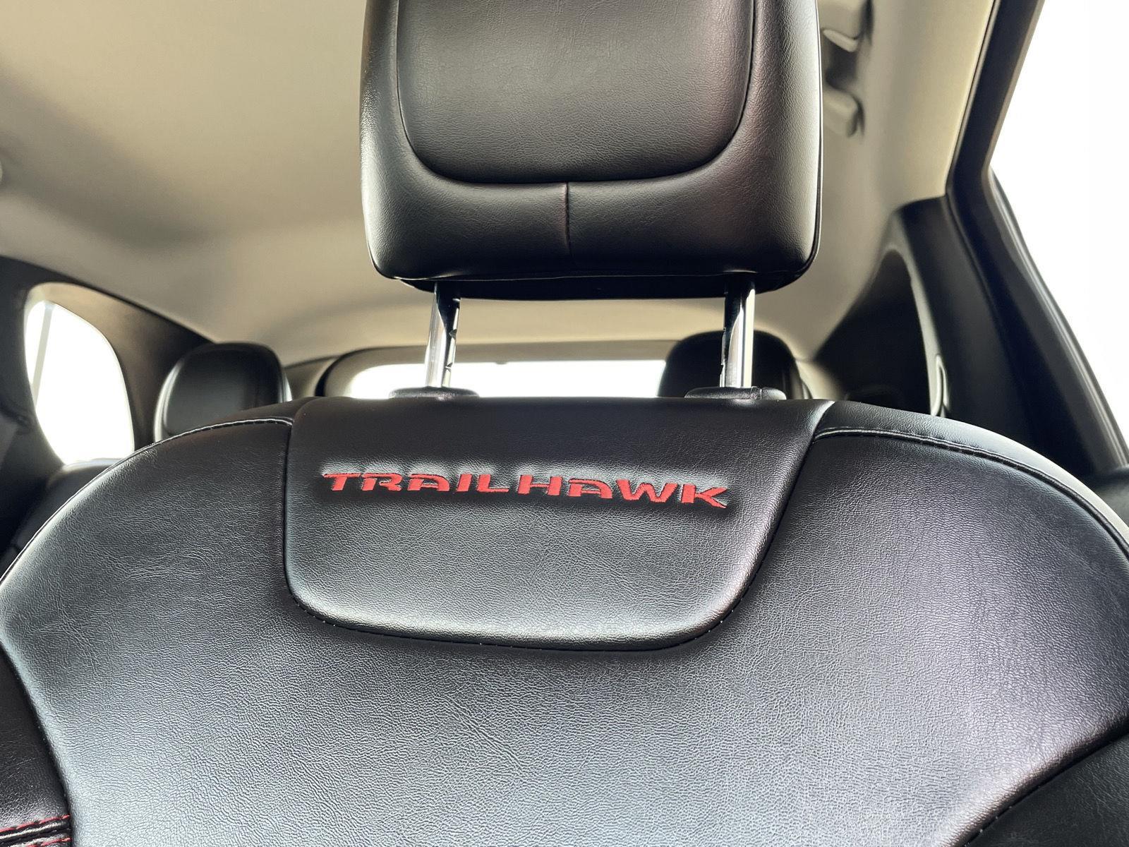 Vehicle photo 18