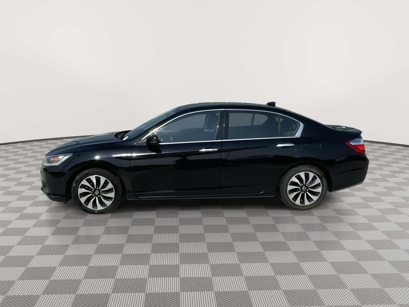 Vehicle photo 2