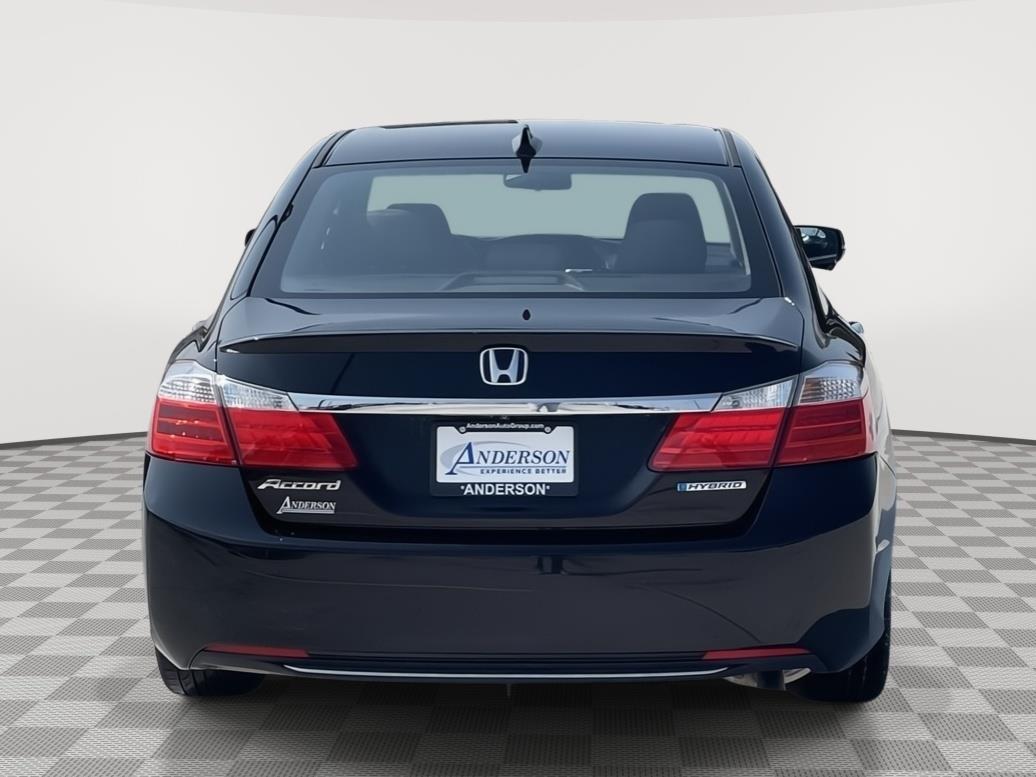 Vehicle photo 5