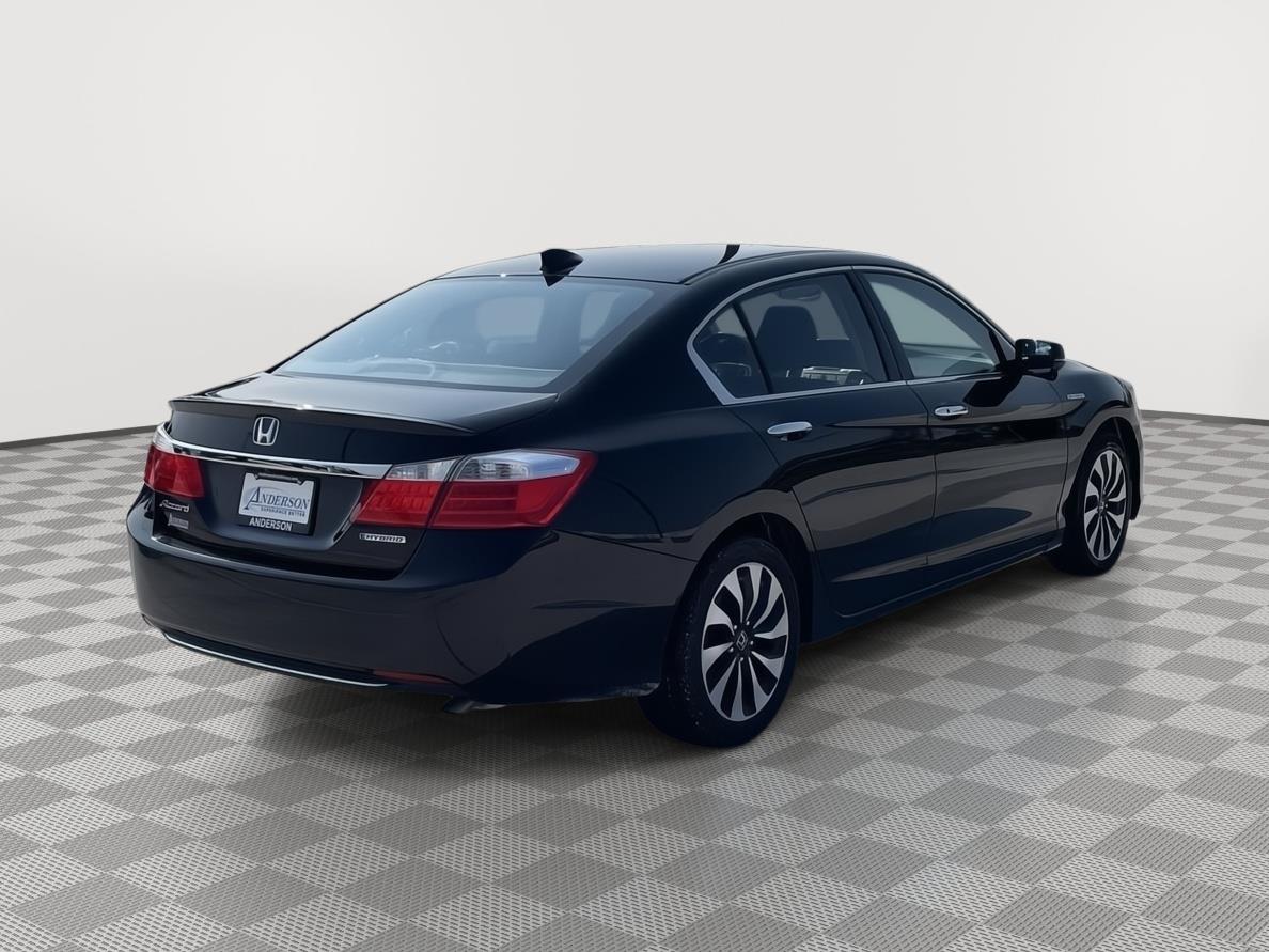 Vehicle photo 6