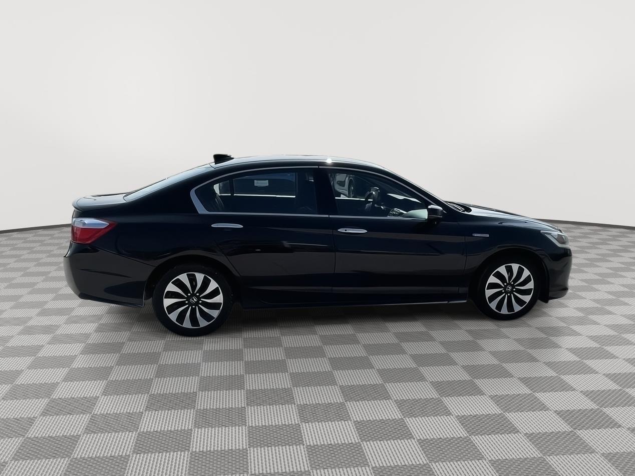 Vehicle photo 7