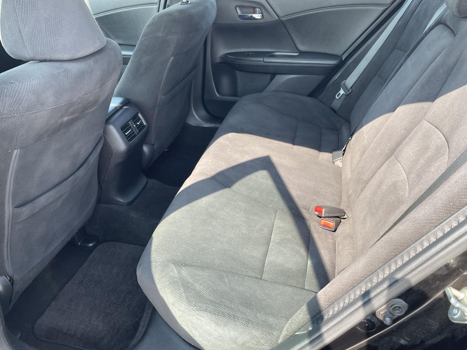 Vehicle photo 14
