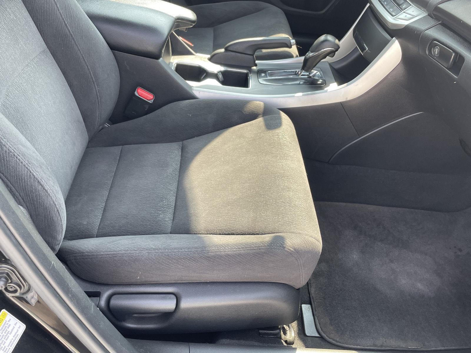 Vehicle photo 16