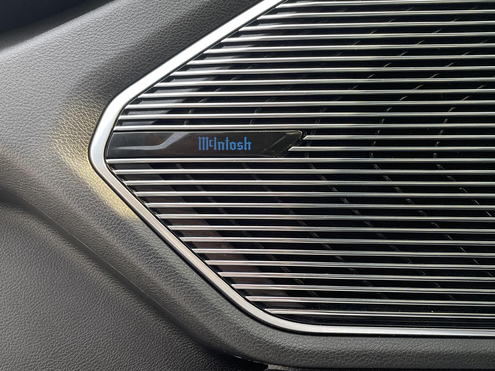 Vehicle photo 13