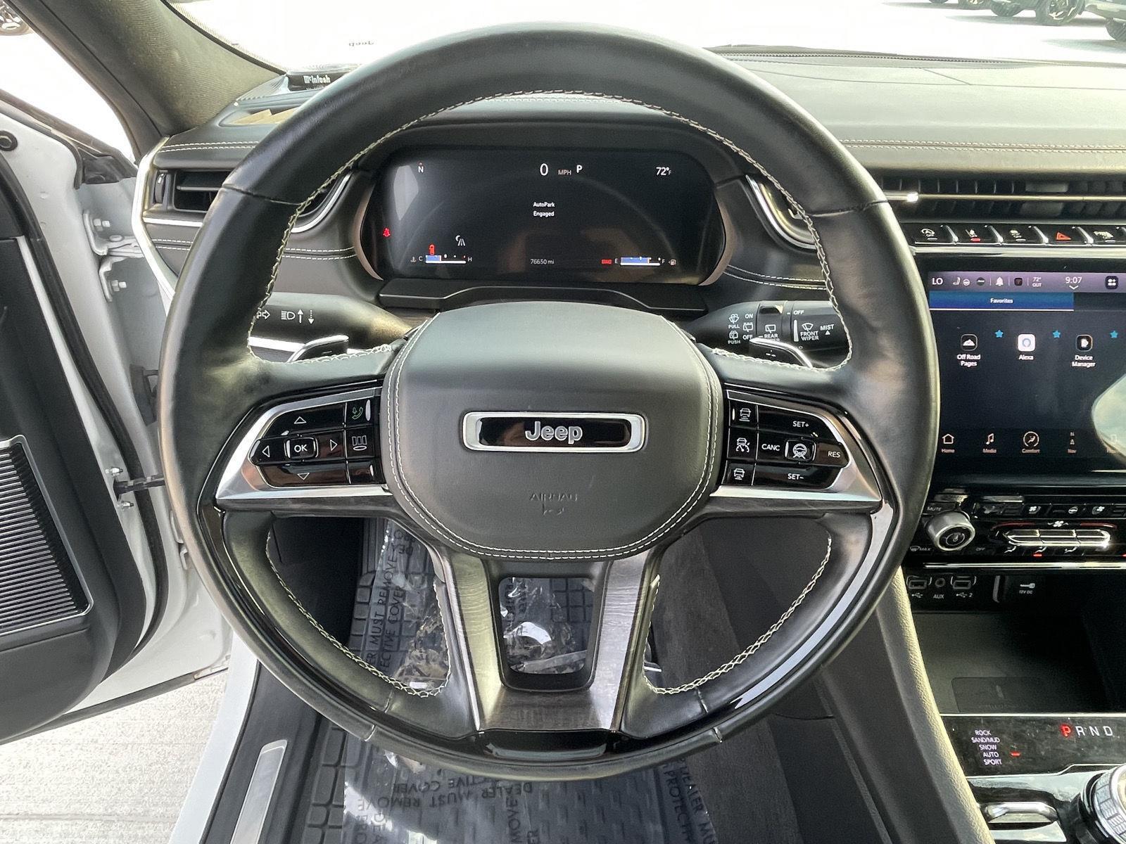 Vehicle photo 15