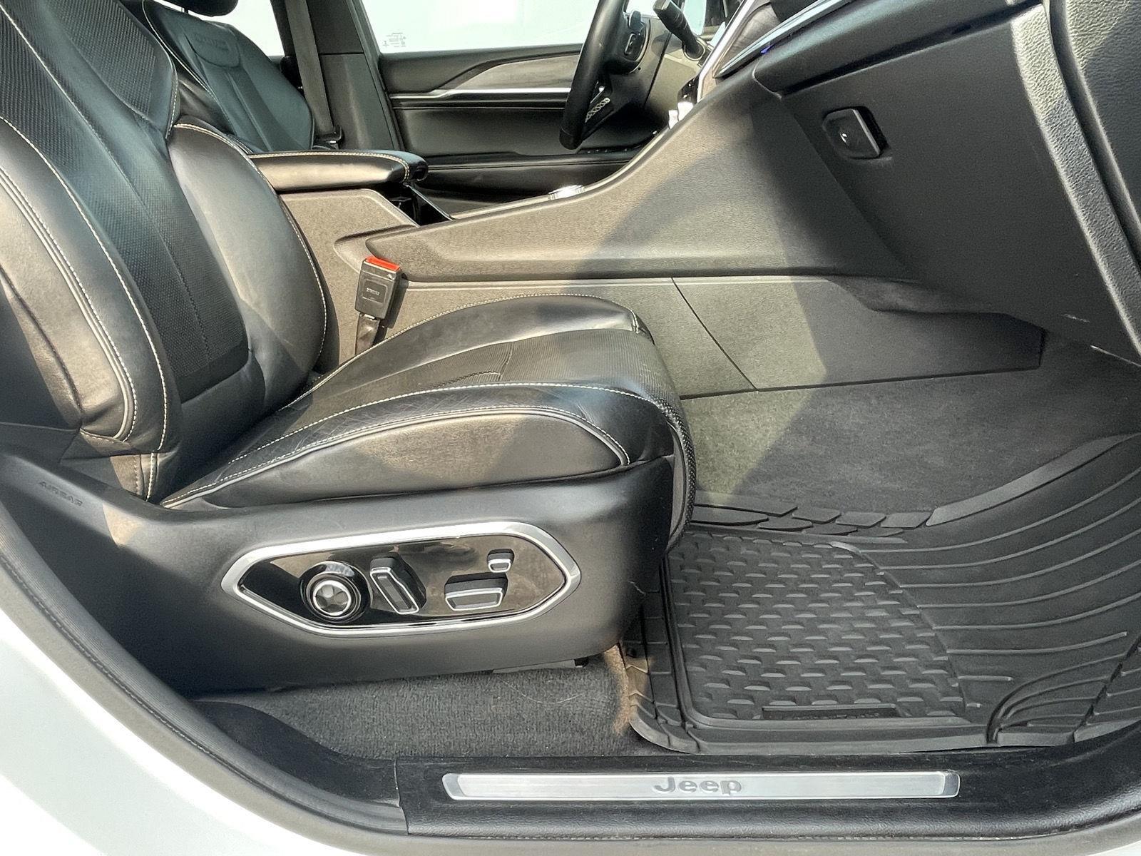 Vehicle photo 25