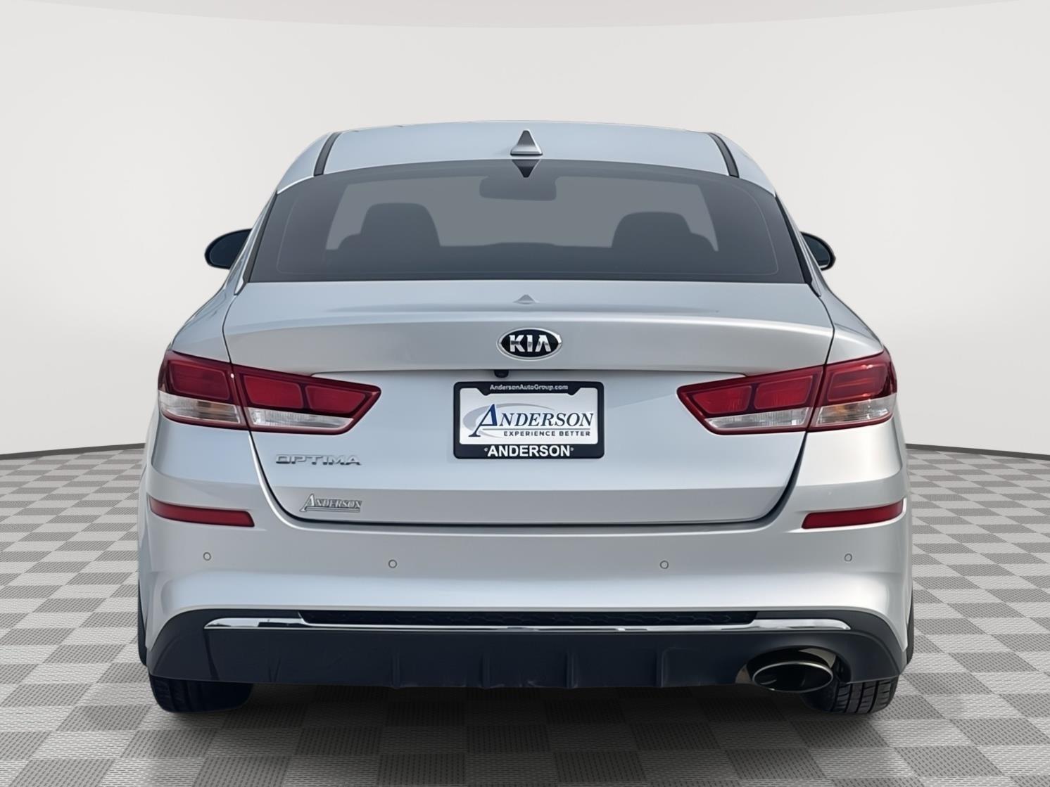 Vehicle photo 5