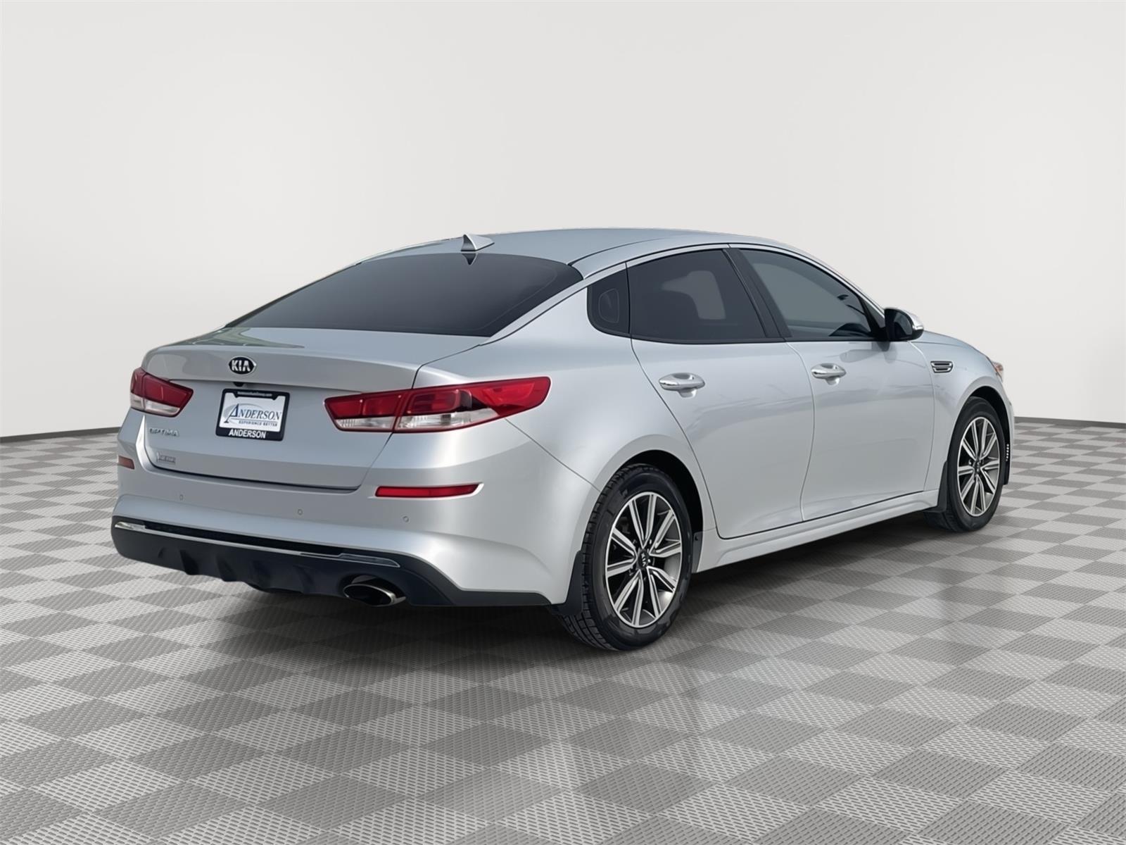 Vehicle photo 6
