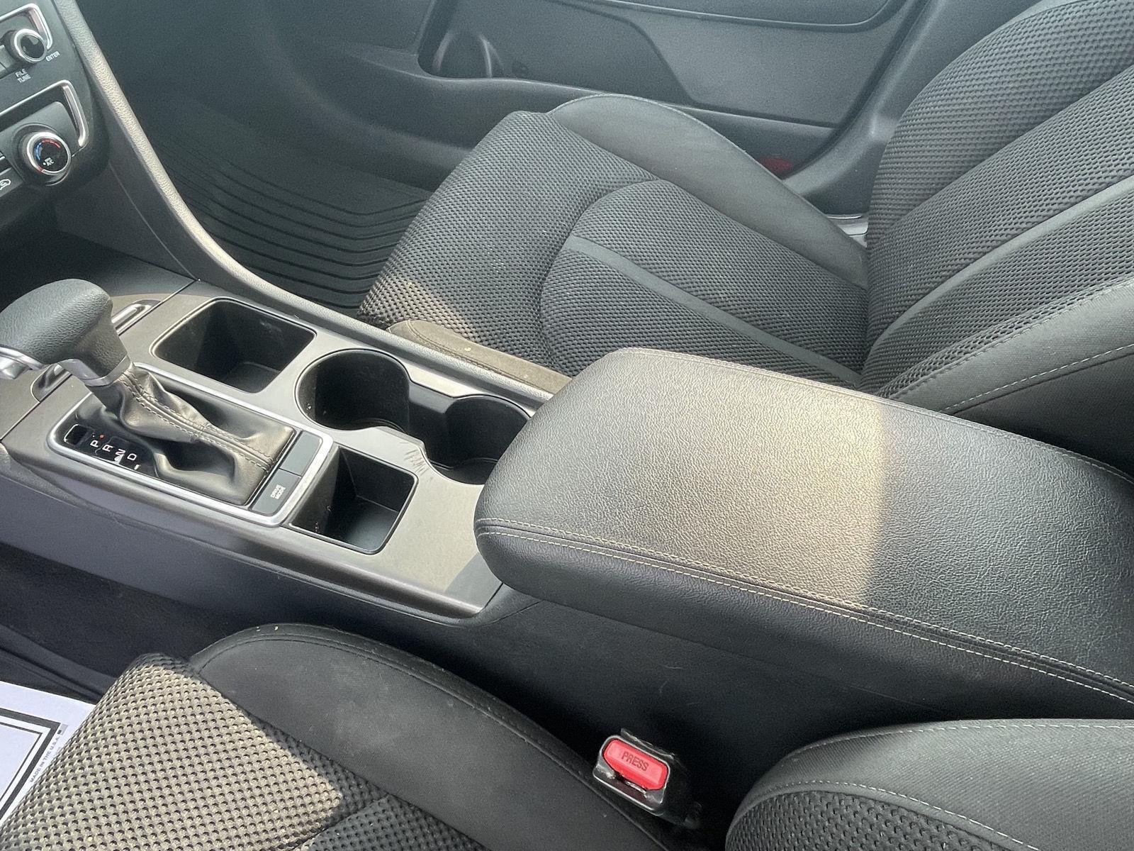 Vehicle photo 15